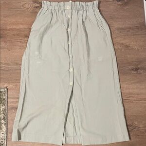 Chic Button-Front Midi Skirt in Light Green